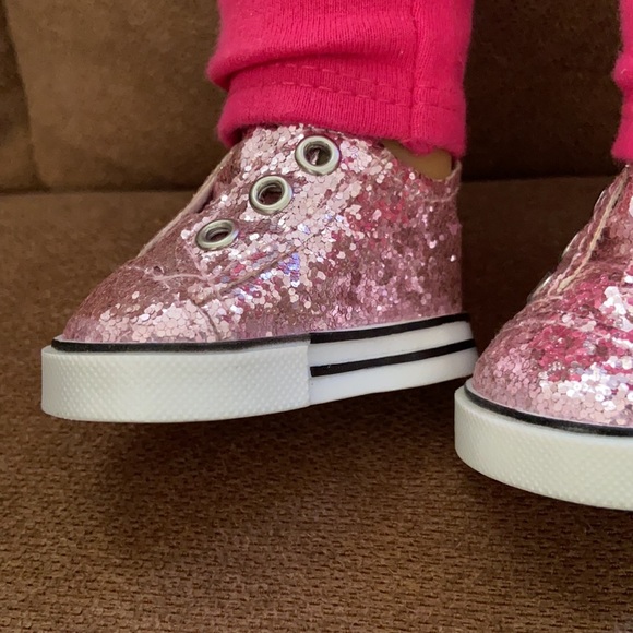 American Girl Doll Julie with Penguin Sequin Sweater Pink Pants & Sparkle shoes - Picture 2 of 11